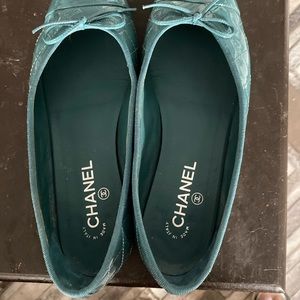 Gorgeous patent leather turquoise authentic Chanel ballerina